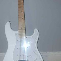 Arctic White Fender Squire Stratocaster