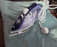 Morphy Richards Crystal Clear Amethyst Steam Iron