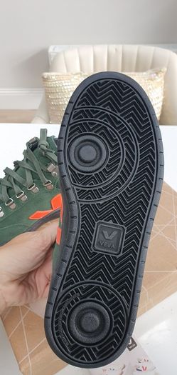 Veja Roraima Cyprus Orange - Fluo Green Sz 40 - Bnib Rrp 185 (Receipt included)