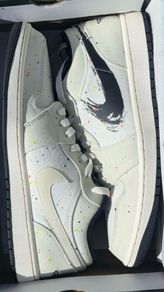 Nike Air Jordan 1 Low Brushstroke - UK 9.5