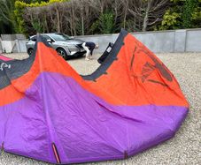 Kitesurfing package Best kahoona kites 13.5m and 9.5m + bar and board