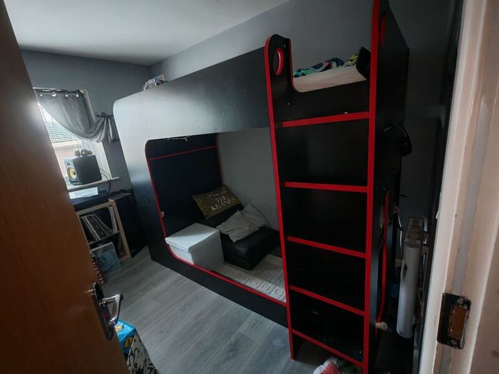 Gaming bed