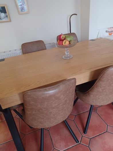 Dining table and 6 chairs