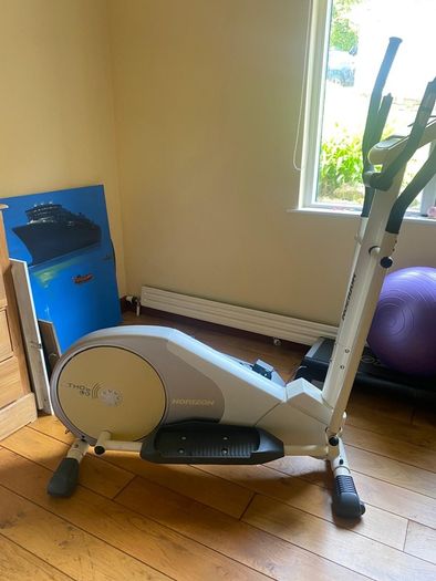 Horizon Athos cross trainer