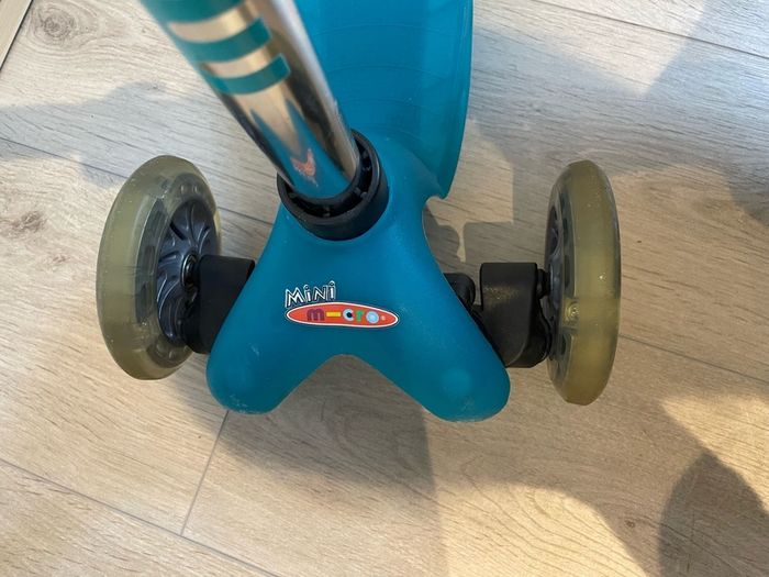Mini Micro Deluxe Scooter