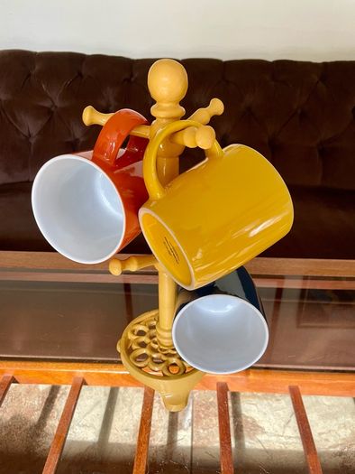 Vintage Traditional Mustard Yellow Cast Iron Mug Tree Holder Rustic Farmhouse Kitchenalia