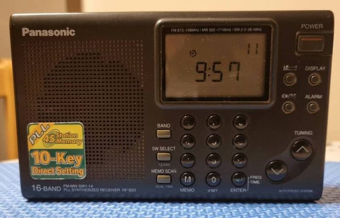16 Bands Panasonic RF-B33, Matsushita, perfect working condition. 40 years old radio.