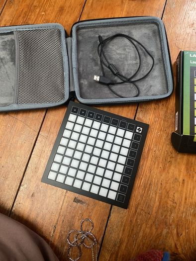 Novation launchpad mini (brand new)