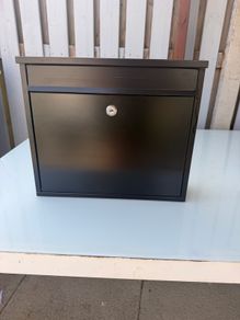 mail box / post box