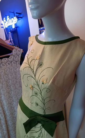 Beautiful Vintage Deadstock Daydress