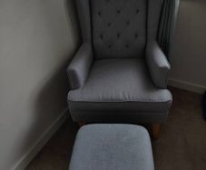 Nursing chair + stool