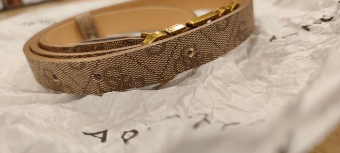 Guess belt