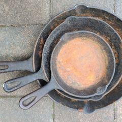 Lot cast iron pans