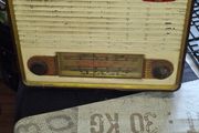 1940s Bakelite Pye Radio from Cambridge, England, Powered on no sound just static, maybe need aerial, Postage Available or collection,