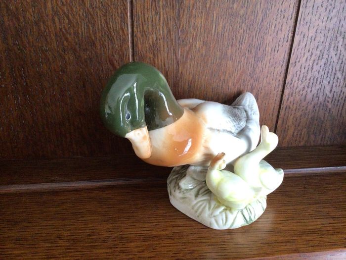 Vintage Duck Ornament W ducklings