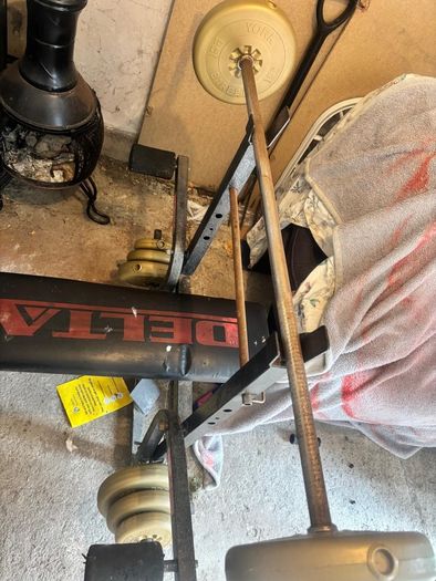Delta Weight Bench, Barbell & 31.6kg Weights