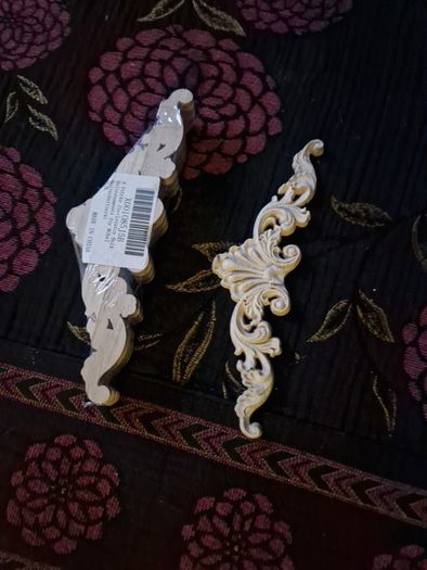 16 New Wood mouldings