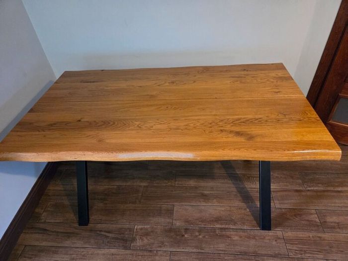 Dining  table