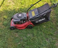 Sanli petrol lawnmower