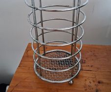 Utensil holder
