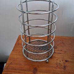 Utensil holder