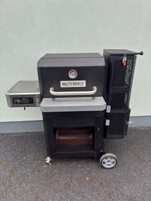 Masterbuilt 800 Digital Charcoal BBQ + Smoker with Griddle