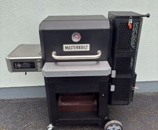 Masterbuilt 800 Digital Charcoal BBQ + Smoker with Griddle