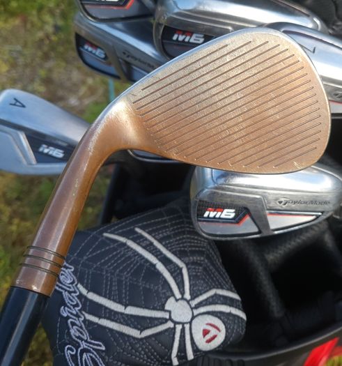 Set of Taylormade Clubs