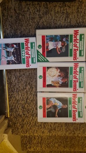 Tennis books ,11 books ranging from 1981-1992