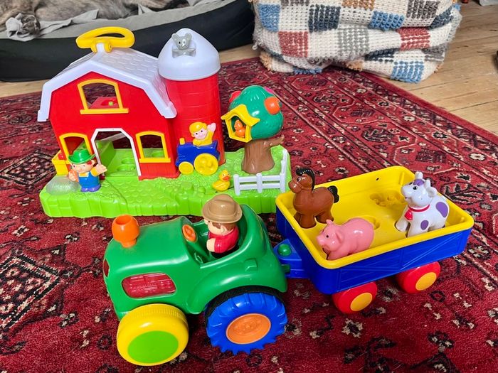 Big Steps Old MacDonald Farm and Tractor playset. For age: 12 months+