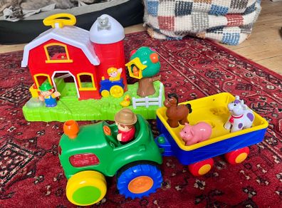 Big Steps Old MacDonald Farm and Tractor playset. For age: 12 months+