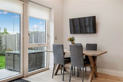 4 dining chairs