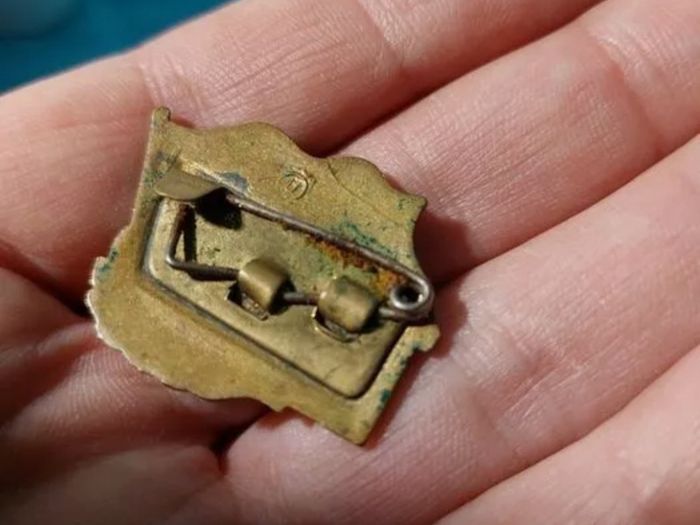 Soviet Navy For Long Trip Submarine Brass Enamel Badge