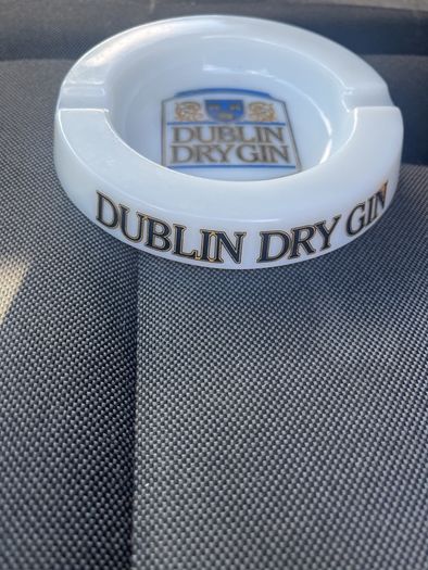Dublin dry gin ash tray