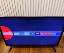 Jvc smart tv 32inch with Roku stick