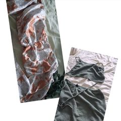 2 womens sets say large but there more 10 to 12