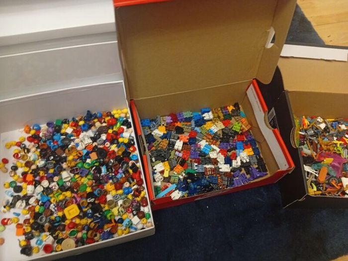 120 lego mini figures and spares