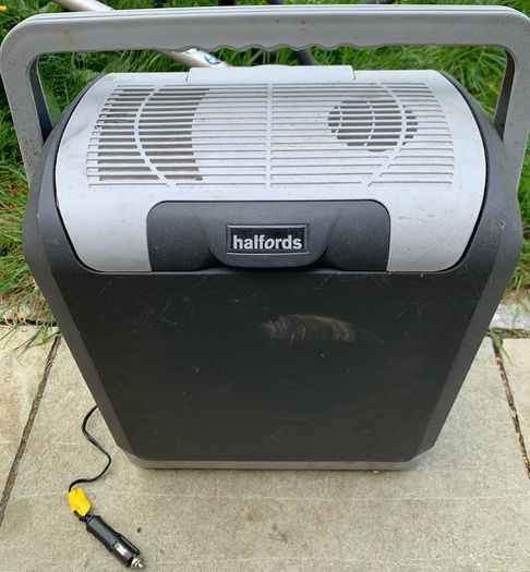 Halfords 19L electric cool box