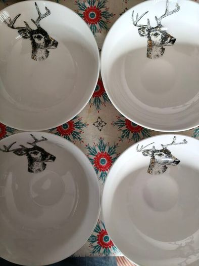 4 x Bowls, 4 x Plates