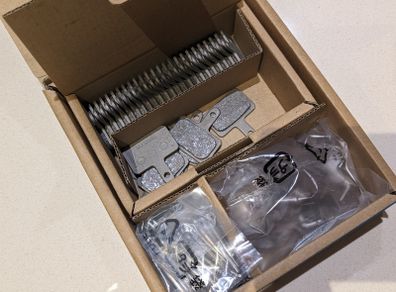 Shimano hydraulic disc brake pads (B05S)