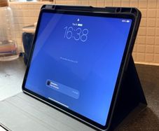 iPad Pro 12.9" 3rd Gen 256gb memory