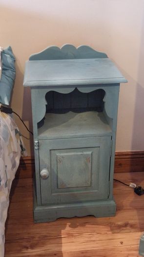 Bedroom furniture set