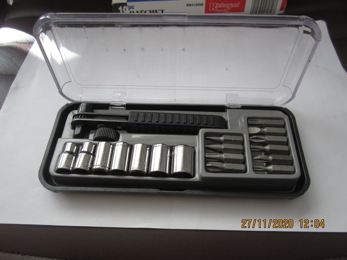 Ratchet Socket & Screwbit Set 19 Piece