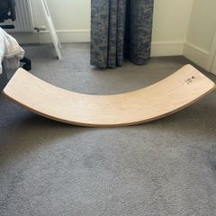 Wooden balance board