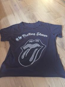 ladies Rolling Stones t shirt.