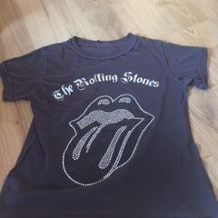 ladies Rolling Stones t shirt.