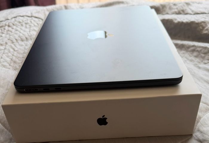 MacBook Air 2022 M2 (Midnight Colour)