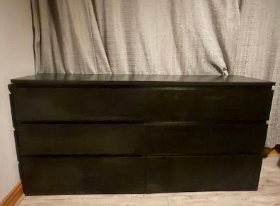 Chest of drawers