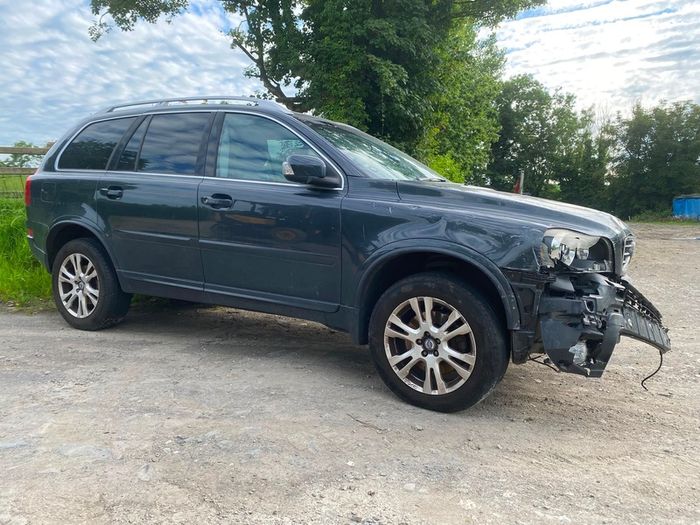 2012 VOLVO xc90 breaking for parts