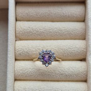 Ring 9k 375 Gold heart/shaped  with purple amethyst and CZ stones  size L